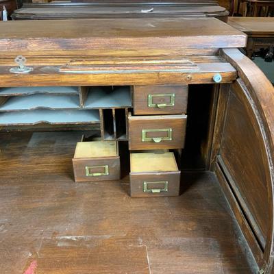 Lot 111 | Roll-Top Postmanâ€™s Desk