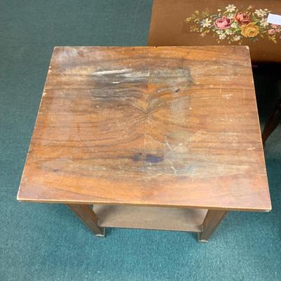 Lot 114 | Small Square Accent Table