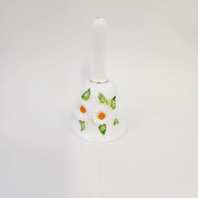 BEAUTIFUL CERAMIC DAISY WHITE BELL