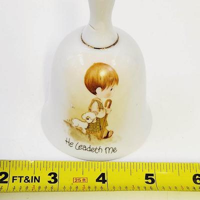 ENESCO PRECIOUS MOMENTS PORCELAIN BELL "HE LEADETH ME" 1985 GOLD TRIM