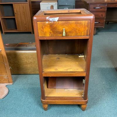 Lot 118 | Art Deco Nightstand