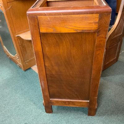 Lot 118 | Art Deco Nightstand