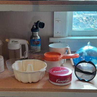 Kitchen Plasticware Food storage, Tupperware, and stainless water Bottle