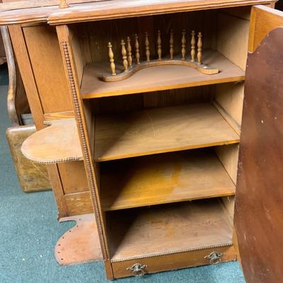 Lot 119 | Double Mirror Dresser Top