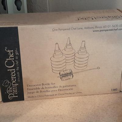 Cake pans, tower cake, Wilton Cake decorating Pampered Chef Decorator bottle set and more