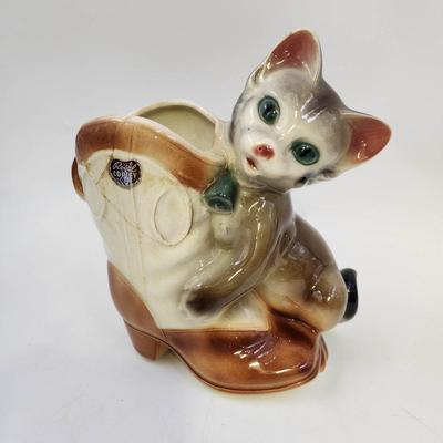 ROYAL COPLEY CAT & BOOT COLLECTIBLE (SEE DESCRIPTION)
