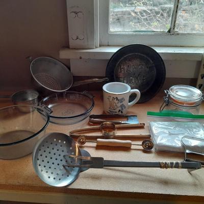 Assortment of fun, vintage Kitchen items