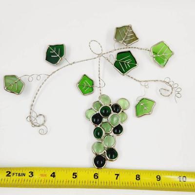 BEAUTIFUL GRAPE & LEAVES GLASS SUN CATCHER ðŸŒž