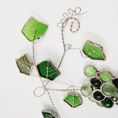 BEAUTIFUL GRAPE & LEAVES GLASS SUN CATCHER ðŸŒž