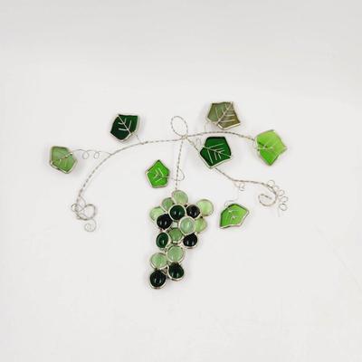 BEAUTIFUL GRAPE & LEAVES GLASS SUN CATCHER ðŸŒž