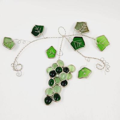 BEAUTIFUL GRAPE & LEAVES GLASS SUN CATCHER ðŸŒž