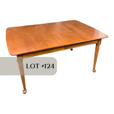 Lot 124 | Dining Room Table with 2 Leaves