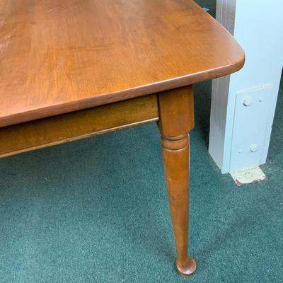 Lot 124 | Dining Room Table with 2 Leaves