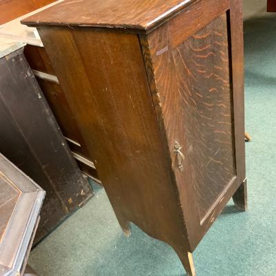 Lot 126 | Oak Phonograph Cabinet Base