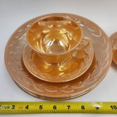 BEAUTIFUL VINTAGE IRIDESCENT PEACH FIRE KING PLATE, SAUCER & CUP SET