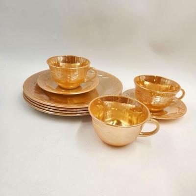 BEAUTIFUL VINTAGE IRIDESCENT PEACH FIRE KING PLATE, SAUCER & CUP SET