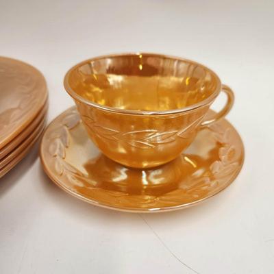 BEAUTIFUL VINTAGE IRIDESCENT PEACH FIRE KING PLATE, SAUCER & CUP SET