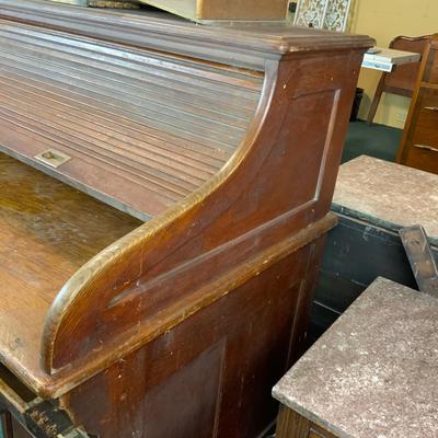 Lot 131 | Large Roll-Top Desk