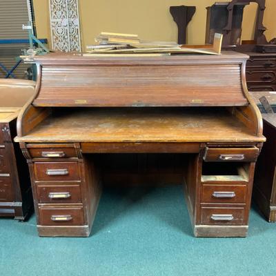 Lot 131 | Large Roll-Top Desk