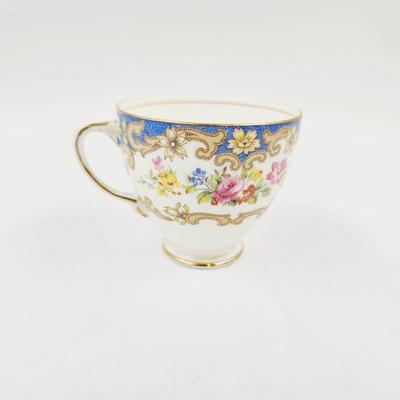 BEAUTIFUL ROYAL BONE CHINA TEA CUP