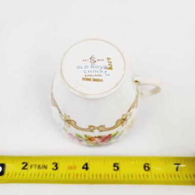 BEAUTIFUL ROYAL BONE CHINA TEA CUP