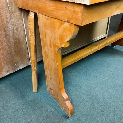 Lot 136 | Pine Table