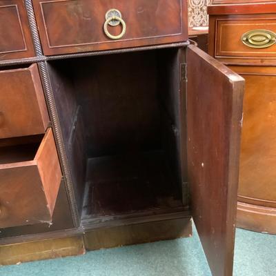 Lot 137 | Mahogany Buffet