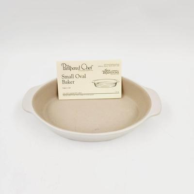 NEW W/OUT BOX PAMPERED CHEF SMALL OVAL BAKER