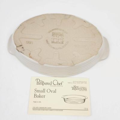 NEW W/OUT BOX PAMPERED CHEF SMALL OVAL BAKER