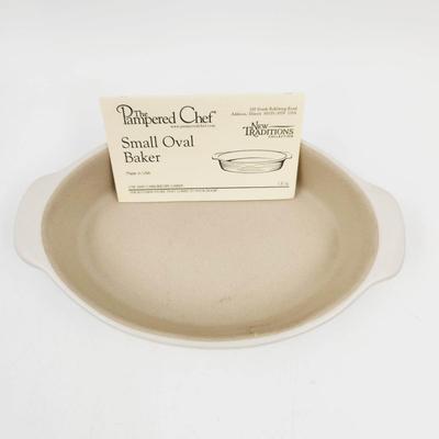 NEW W/OUT BOX PAMPERED CHEF SMALL OVAL BAKER
