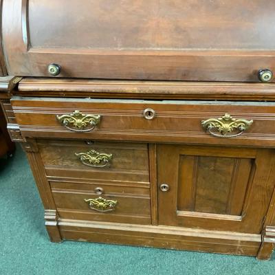 Lot 140 | 1800s Cylinder Desk