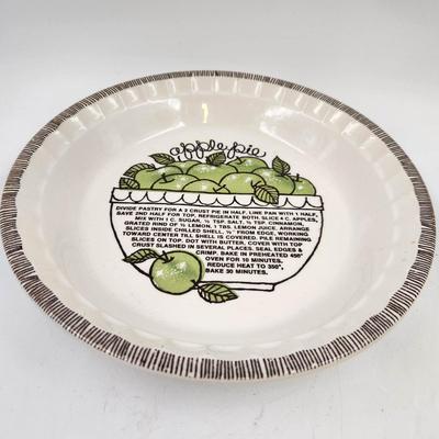 VINTAGE APPLE PIE DEEP DISH PIE DISHWARE