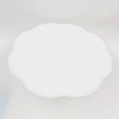 BEAUTIFUL VINTAGE MILK GLASS CAKE STAND