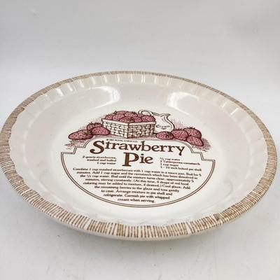 ROYAL CHINA CO STRAWBERRY PIE DISH