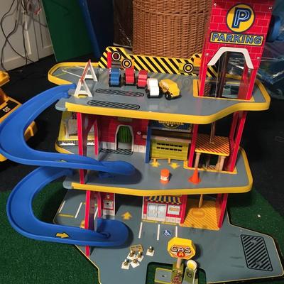 Multi story play garage