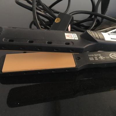 CHI digital hair straightener