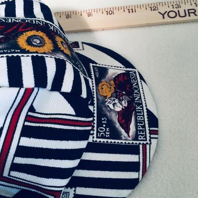 Saks Fifth Ave hat and scarf set