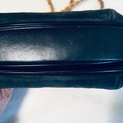 Vintage Rosenfeld shoulder bag with gold color chain strap.