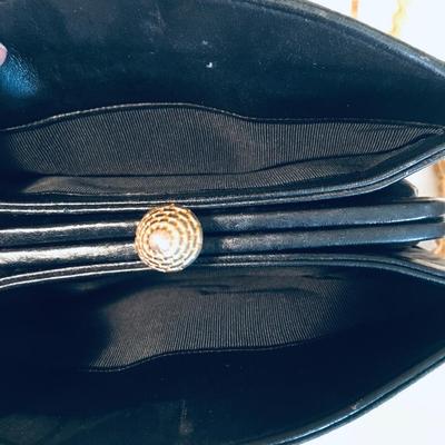 Vintage Rosenfeld shoulder bag with gold color chain strap.