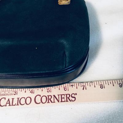 Vintage Rosenfeld shoulder bag with gold color chain strap.