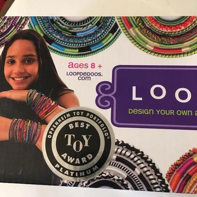 LoopDeDoo bracelt making kit.