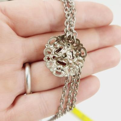FANTASTIC SILVER TONED ROSE LAYERED NECKLACE