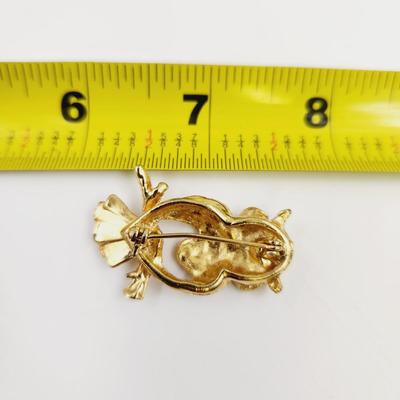 VINTAGE GOLD TONED OWL PIN