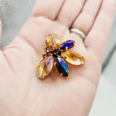 ABSOLUTELY STUNNING CRYSTAL INSECT VINTAGE PIN