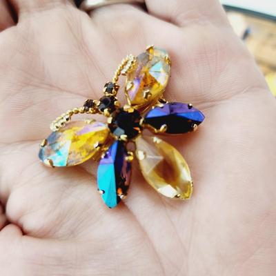 ABSOLUTELY STUNNING CRYSTAL INSECT VINTAGE PIN