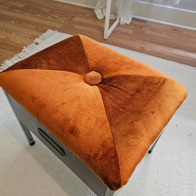 Upholstered Foot Stool w/Storage  (GB1-JS)