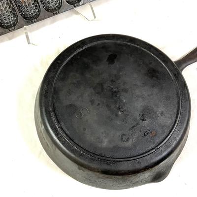 1382 Vintage Griswold No. 272 Cornerwheat Stick Pan with Cast Iron #8 Fryer and Rosebud Cheese Box