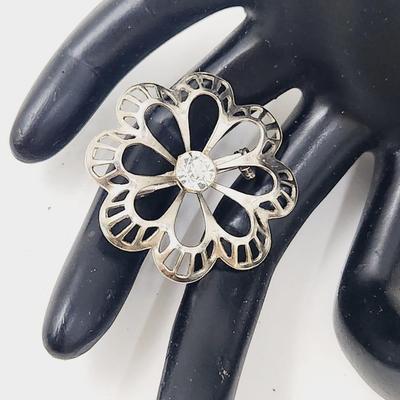 STUNNING VINTAGE SILVER TONED FLOWER PIN