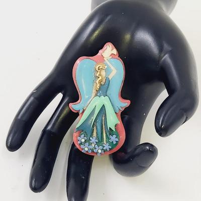 VINTAGE LUCINDA HAND CRAFTED WOMAN N FLOWER PIN
