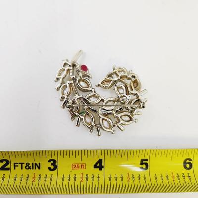 VINTAGE LISNER MILK GLASS BROOCH